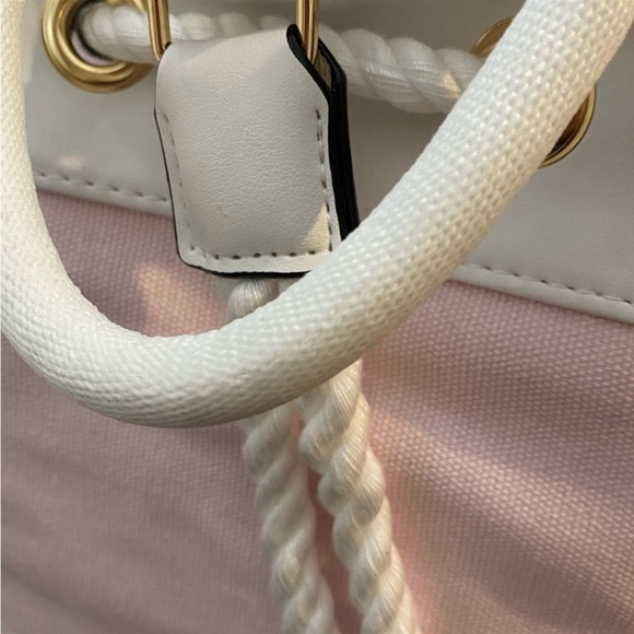 NWT Victoria’s Secret Large Duffle Bag - Picture 7 of 11